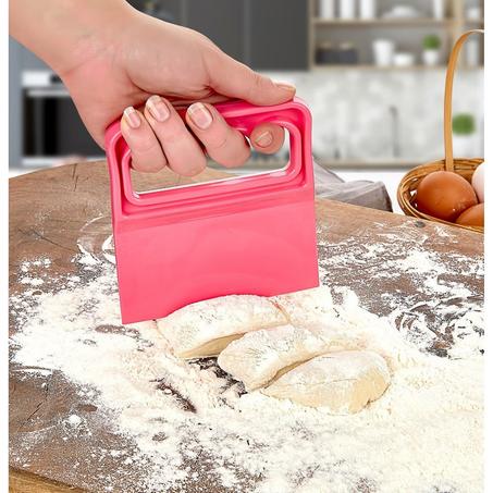 coupe pâte en plastique dur