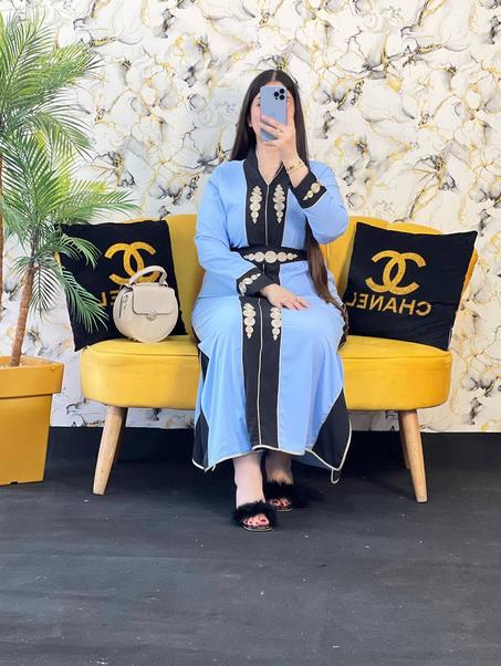 Caftan Léger Style Rômi Beldi – Crêpe Fluide & Ceinture Offerte