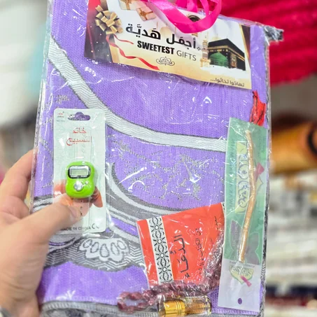 باك 5 هدايا العمرة للاقارب (كل هدية تحتوي على 6 قطع)📿🕋🎁