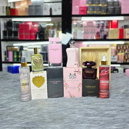 4 عطور نسائية + معطرات جسم هدية