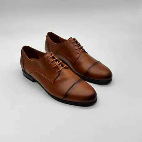 حذاء ديربي كلاسيكي من الجلد الطبيعي المصقول