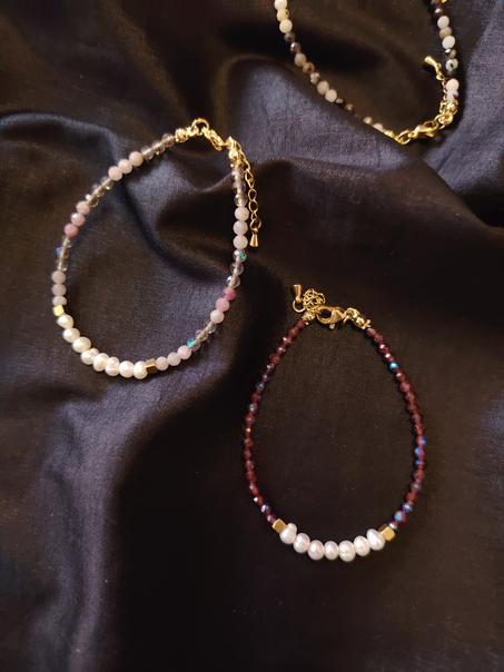 Bracelets en pierres  semi-précieuses et perles véritables. Fait main ✋