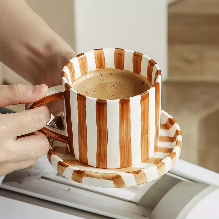 Tasse Et Sous Tasse Avec Fonts