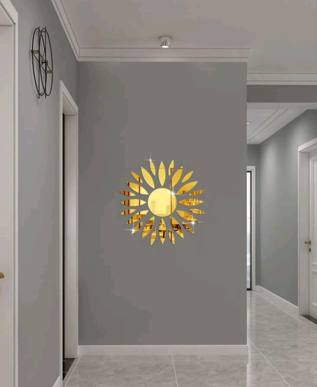 مرآة على شكل زهرة كديكور باللون الذهبي الرائع