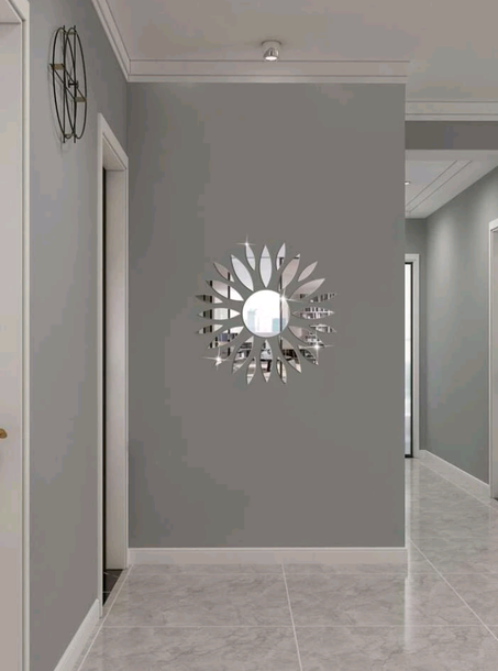 مرآة على شكل زهرة كديكور باللون الفضي الرائع