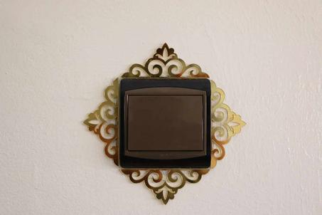 ديكور تزيين مفتاح كهربائي باللون الذهبي مكون من 4قطع