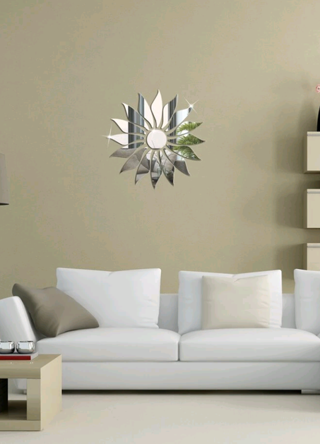 مرآة على شكل زهرة كديكور باللون الفضي الرائع