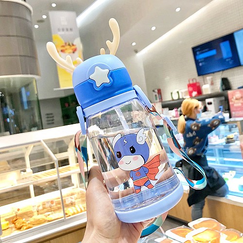 🦏🥤 أكواب أطفال لشرب الماء على شكل قرن الوعل من الكرتون المبتكر لتغذية الأطفال مع شفاطات
