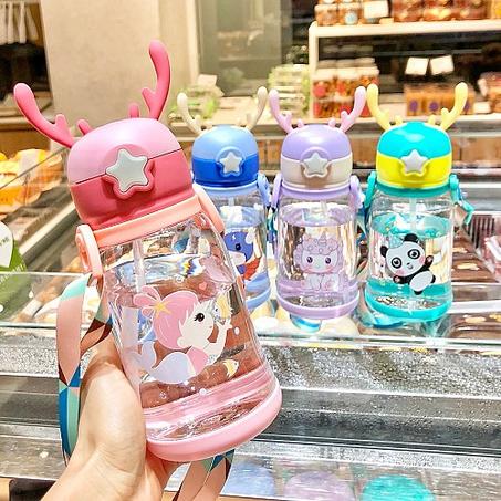 🦏🥤 أكواب أطفال لشرب الماء على شكل قرن الوعل من الكرتون المبتكر لتغذية الأطفال مع شفاطات