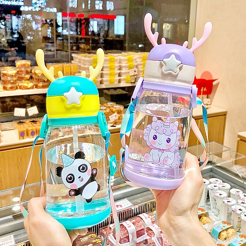 🦏🥤 أكواب أطفال لشرب الماء على شكل قرن الوعل من الكرتون المبتكر لتغذية الأطفال مع شفاطات