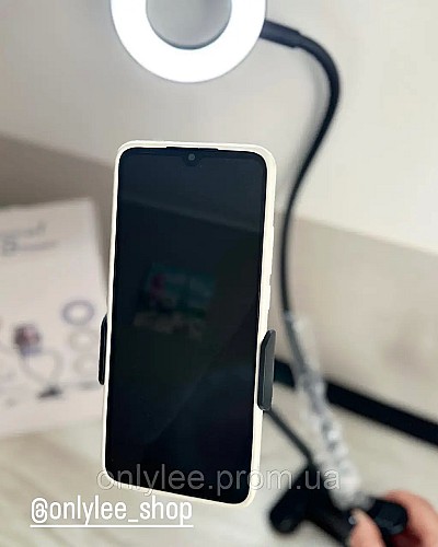 حامل هاتف مباشر احترافي مزود بإضاءة LED - أسود 📱💡