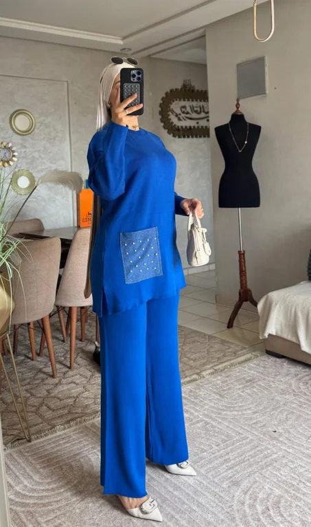 طقم لؤلؤ (Perle) - ماي ناعم مع جيب جينز مُطرَّز باللؤلؤ - قطعتان - أنيق ومريح  Ensemble Perle