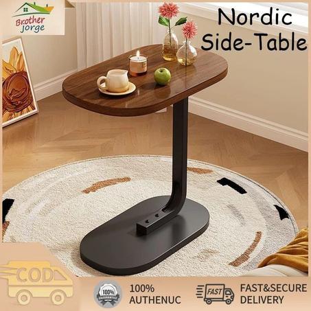 طاولة جانبية