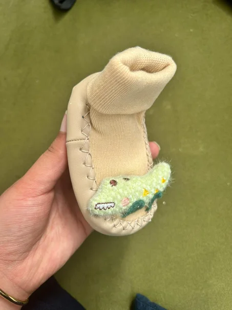 حذاء "ميني فارستي" – أناقة رياضية كلاسيكية