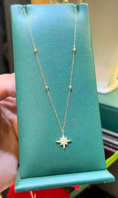 Chaine avec un pendentif qui fait toute la différence ✨