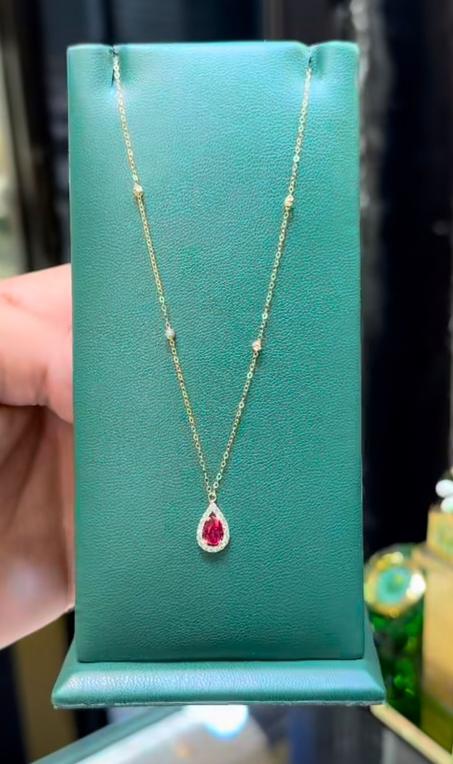 Chaîne en or avec pendentif ✨