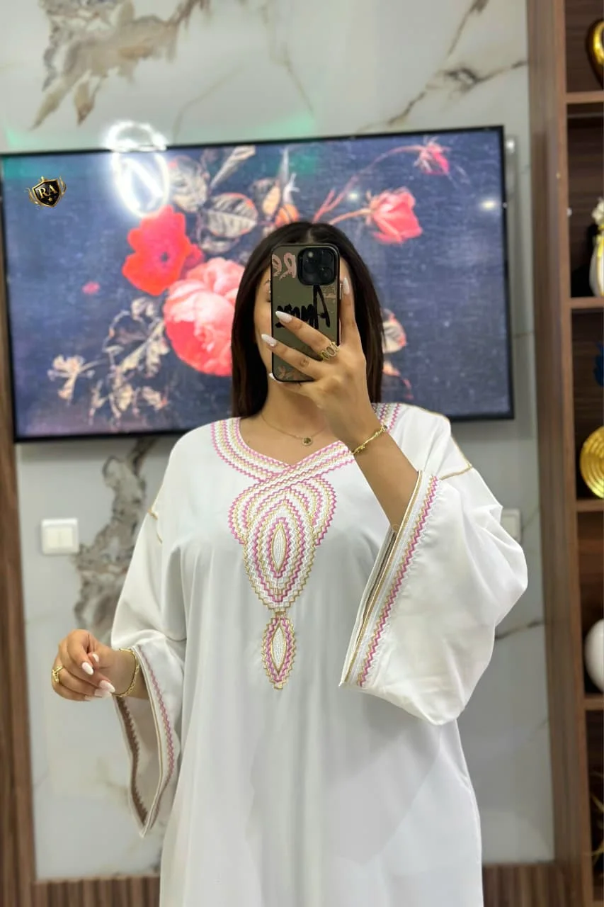 ألوان ساحرة وتصميم مميز... اختاري إطلالتك اليوم!