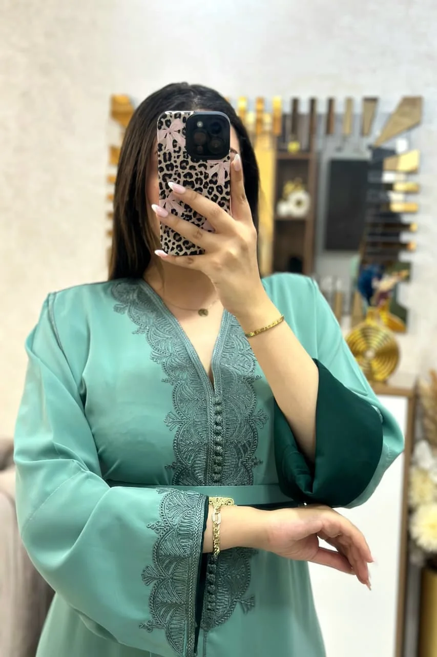 🟠 قفطان أنيق بفصالة مثالية كيعطيك طلة ملكية
