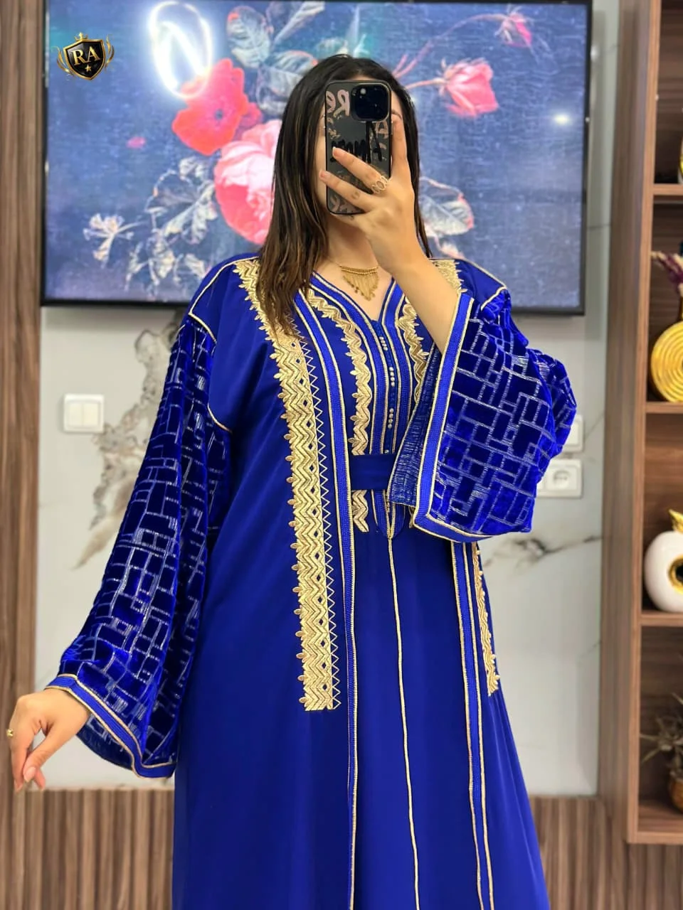 👑 إطلالة ملكية بقفطان كيمونو أنيق بتطريز رباطي راقي
