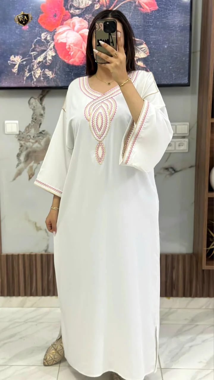 ألوان ساحرة وتصميم مميز... اختاري إطلالتك اليوم!