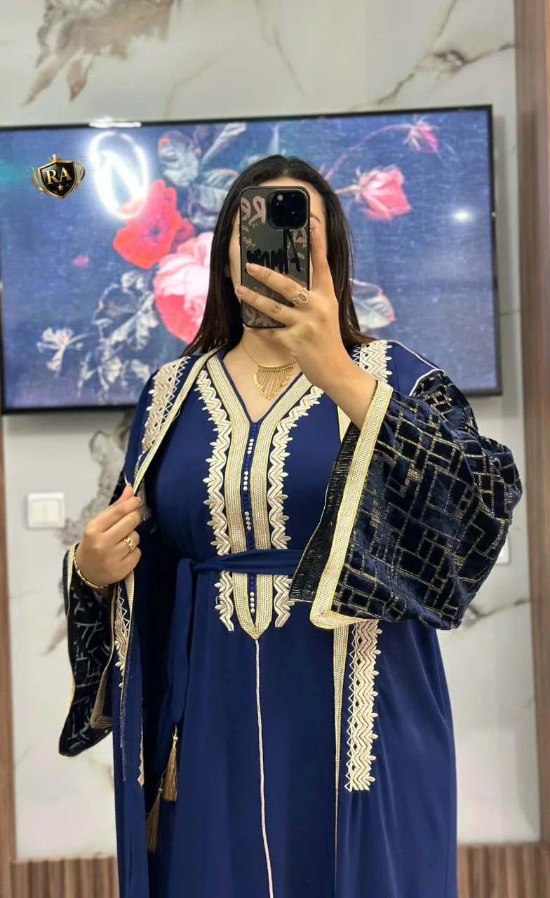👑 إطلالة ملكية بقفطان كيمونو أنيق بتطريز رباطي راقي