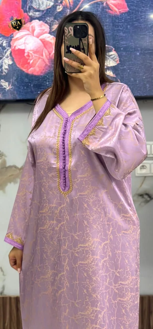 خلي حضورك يطبع فهاد رمضان مع أناقة القفطان المغربي الأصيل! 🌙✨