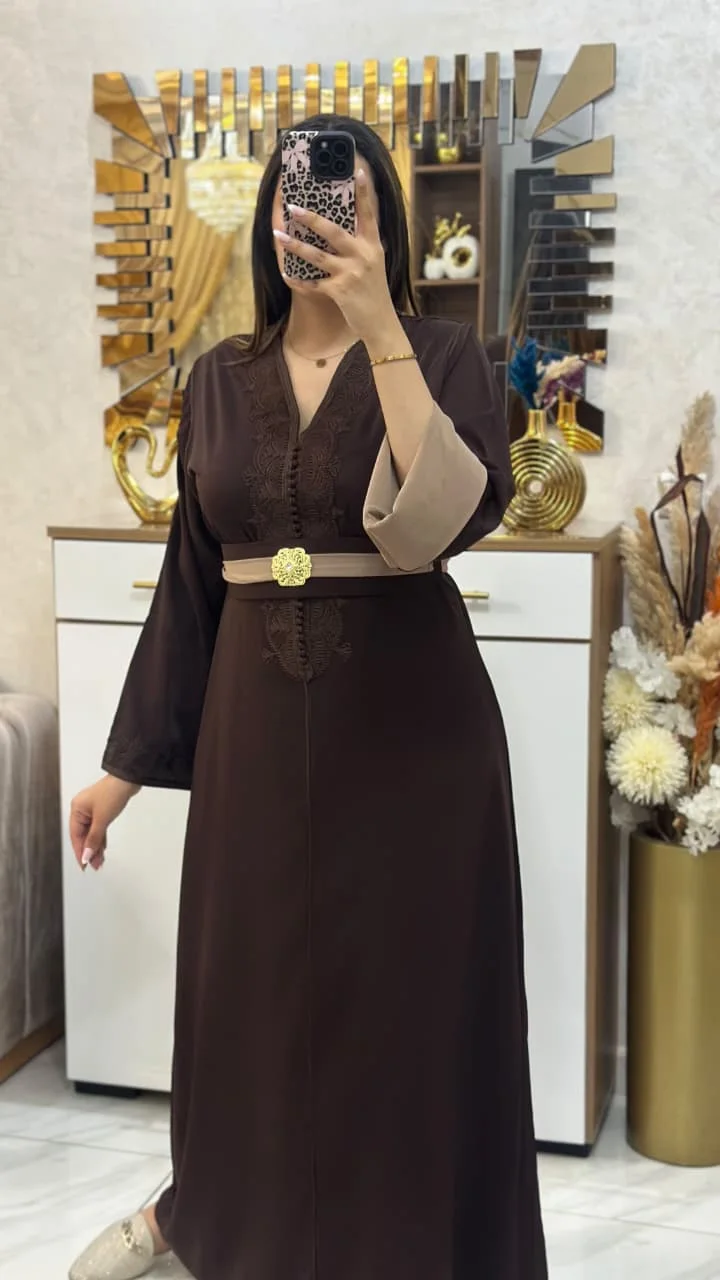 🟠 قفطان أنيق بفصالة مثالية كيعطيك طلة ملكية