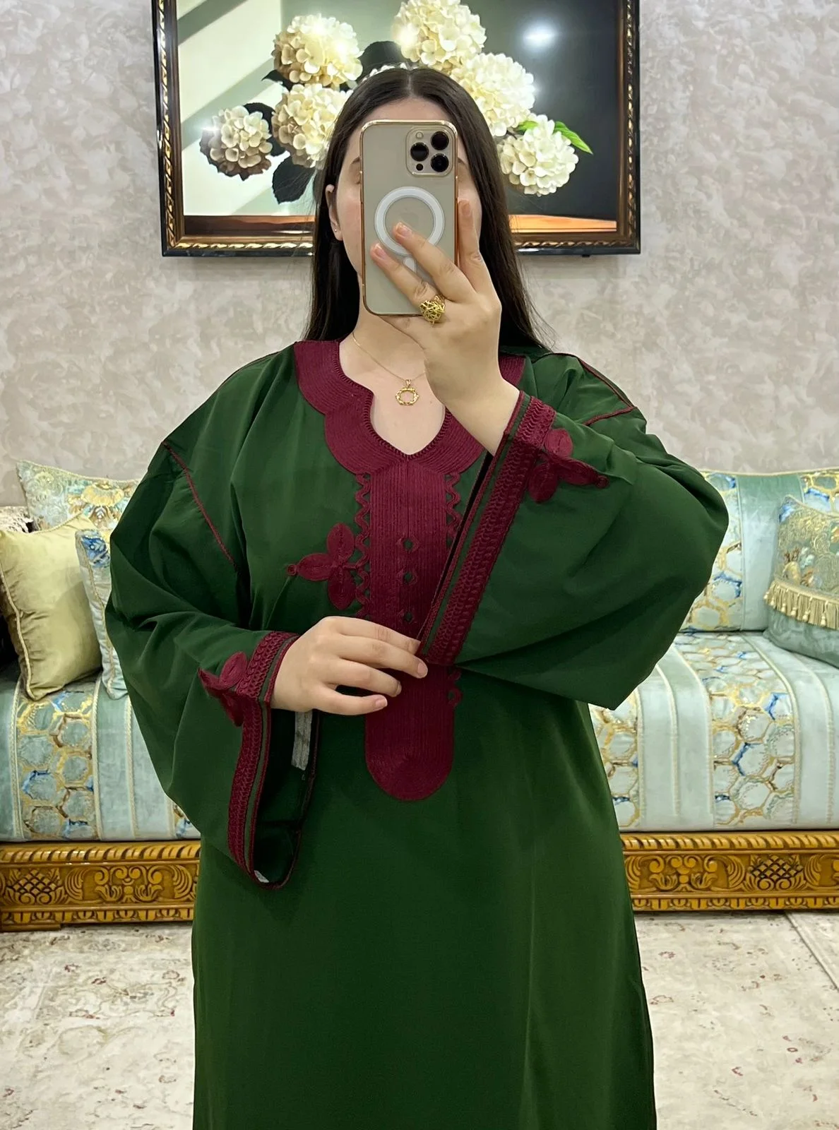 ✨ كندورة جديدة بالطرزة… أناقة مغربية تخطف الأنظار 😍