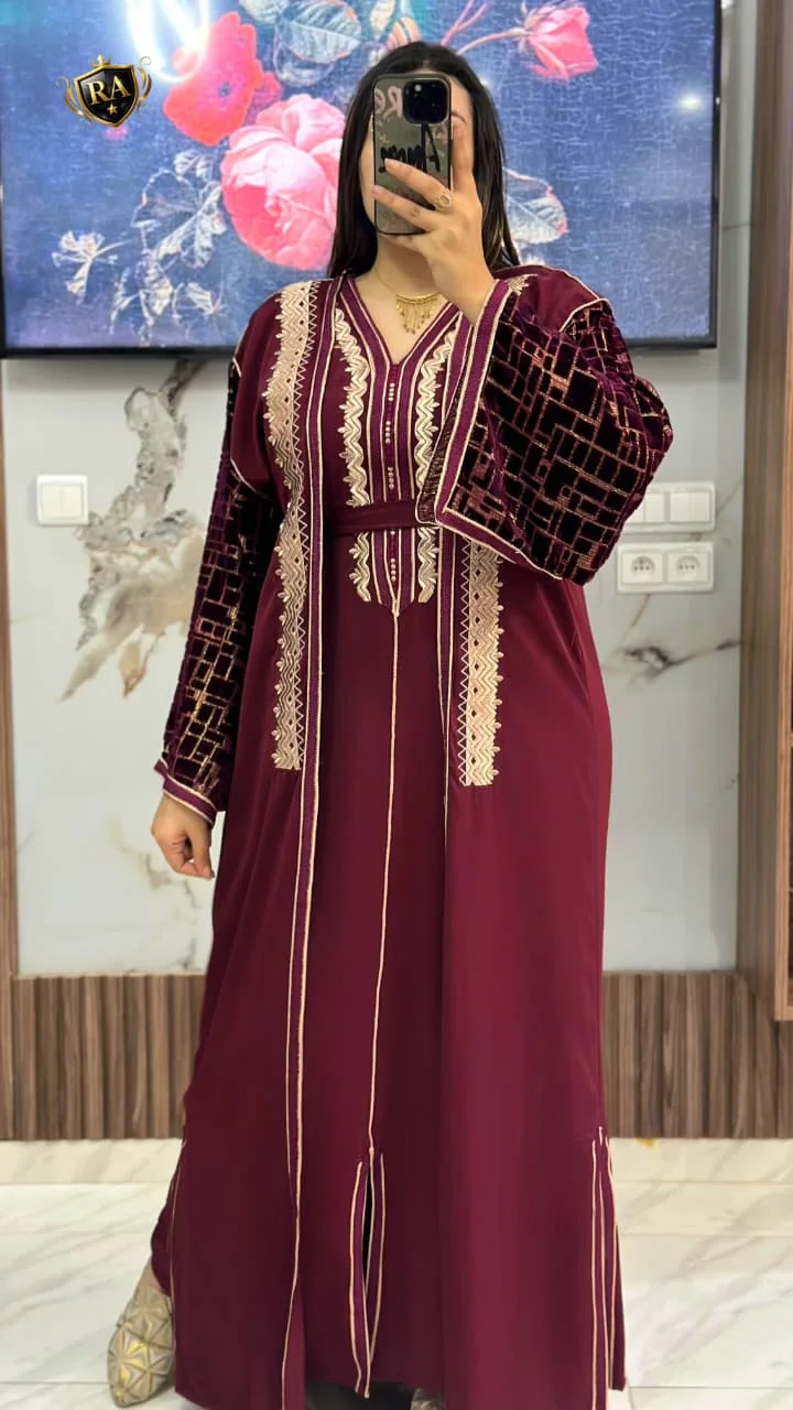 👑 إطلالة ملكية بقفطان كيمونو أنيق بتطريز رباطي راقي