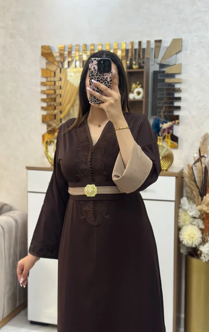 🟠 قفطان أنيق بفصالة مثالية كيعطيك طلة ملكية