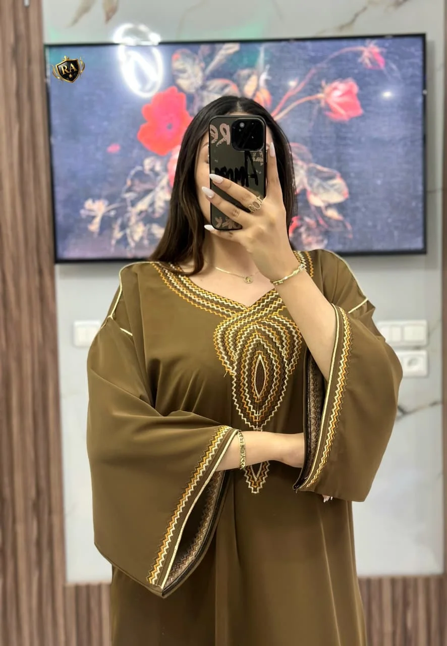 ألوان ساحرة وتصميم مميز... اختاري إطلالتك اليوم!