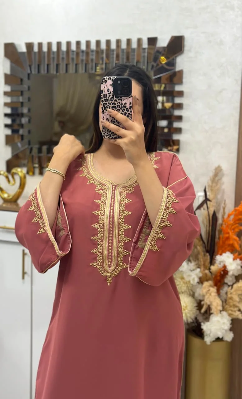 👑 قفطان مخزني فاخر بتصميم أنيق يجمع بين الأصالة والعصرية
