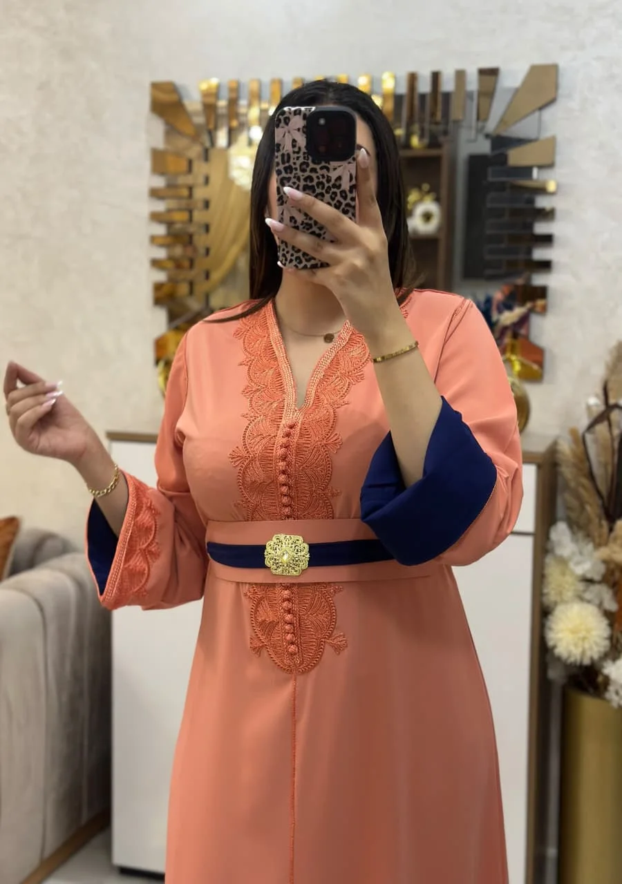 🟠 قفطان أنيق بفصالة مثالية كيعطيك طلة ملكية