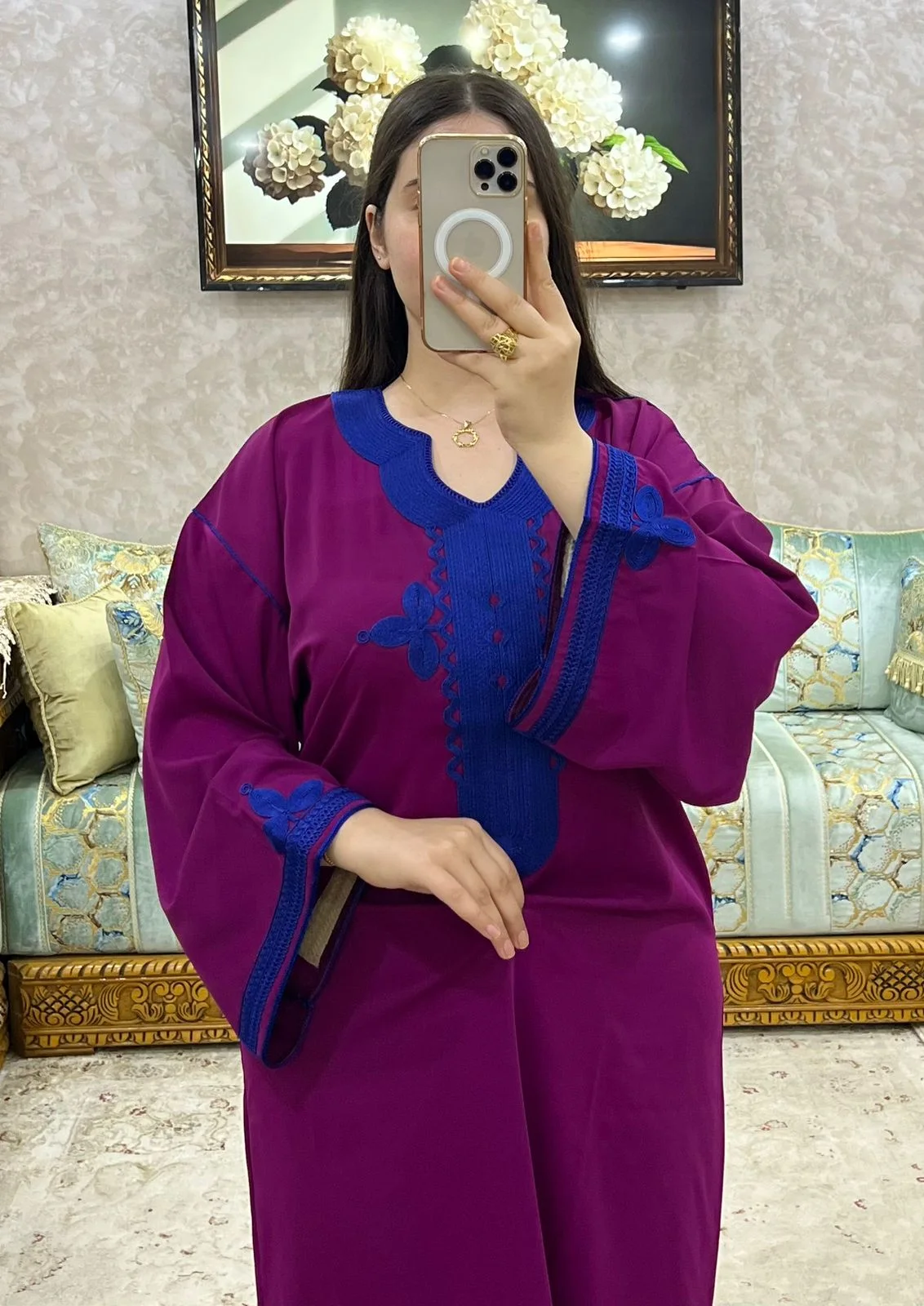✨ كندورة جديدة بالطرزة… أناقة مغربية تخطف الأنظار 😍