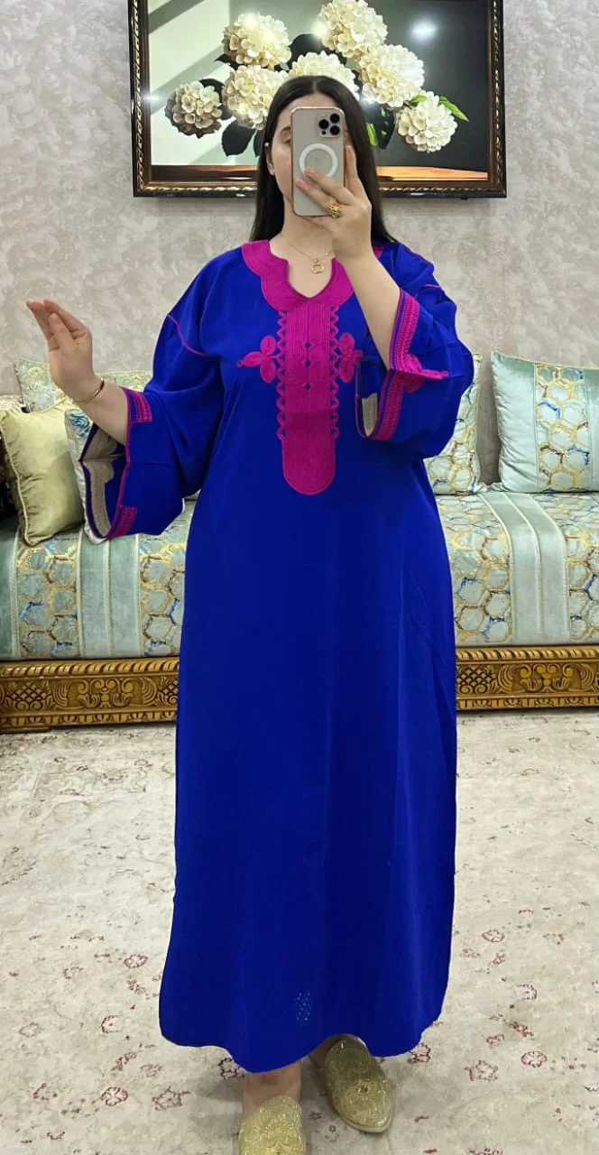 ✨ كندورة جديدة بالطرزة… أناقة مغربية تخطف الأنظار 😍