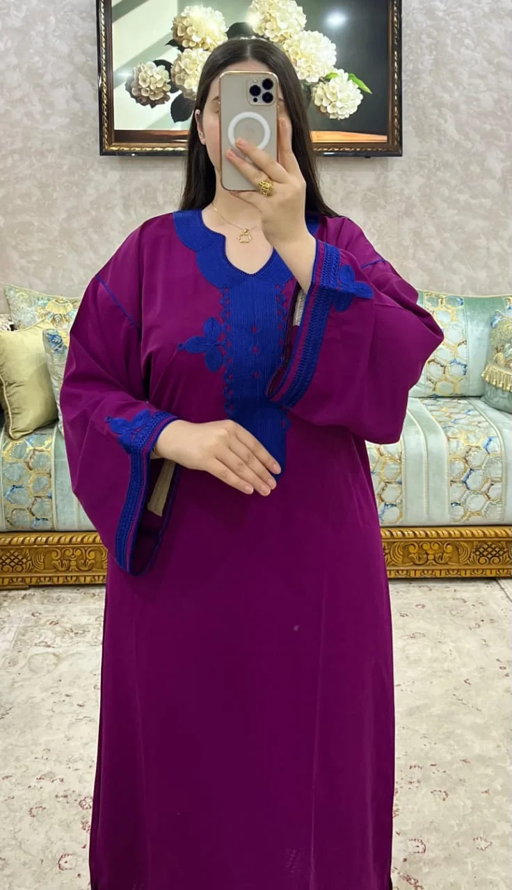 ✨ كندورة جديدة بالطرزة… أناقة مغربية تخطف الأنظار 😍