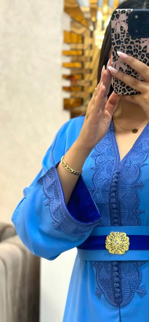 🟠 قفطان أنيق بفصالة مثالية كيعطيك طلة ملكية