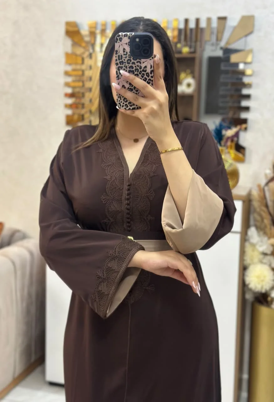 🟠 قفطان أنيق بفصالة مثالية كيعطيك طلة ملكية