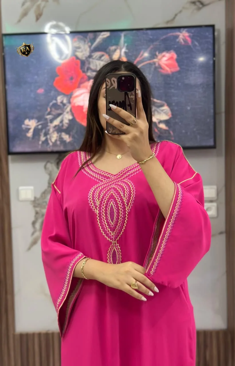 ألوان ساحرة وتصميم مميز... اختاري إطلالتك اليوم!