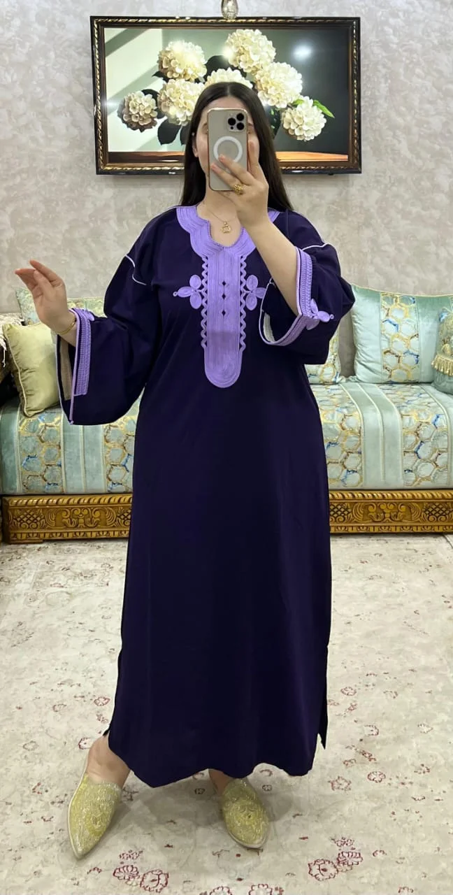 ✨ كندورة جديدة بالطرزة… أناقة مغربية تخطف الأنظار 😍