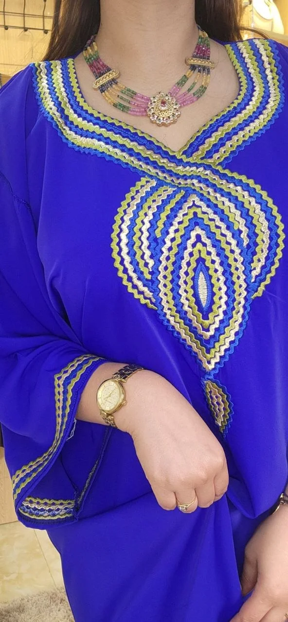 ألوان ساحرة وتصميم مميز... اختاري إطلالتك اليوم!