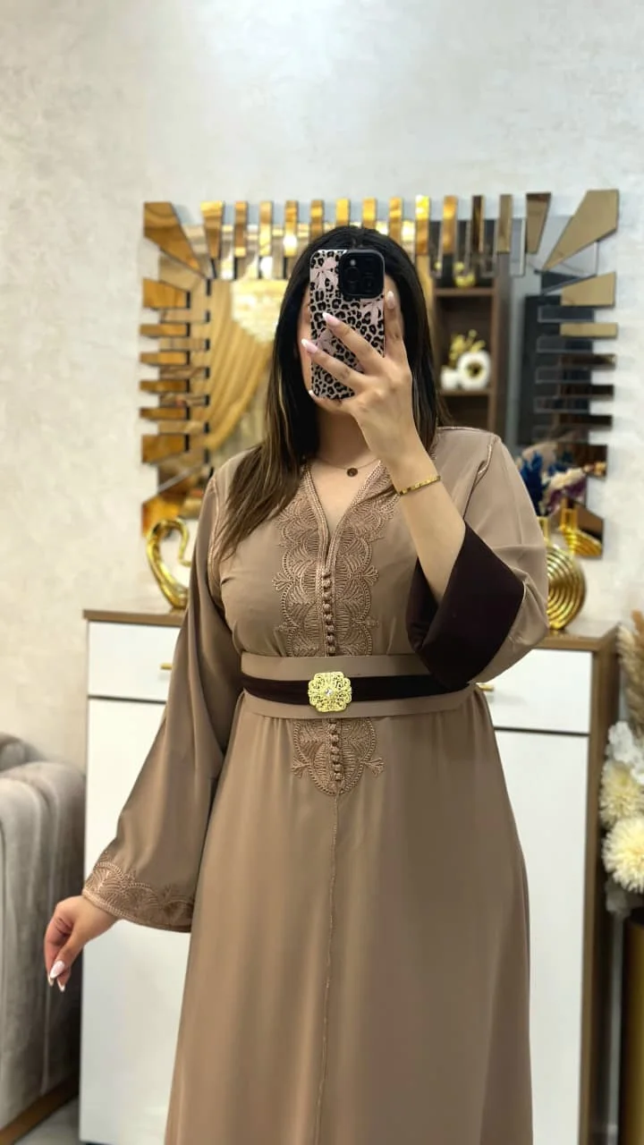 🟠 قفطان أنيق بفصالة مثالية كيعطيك طلة ملكية