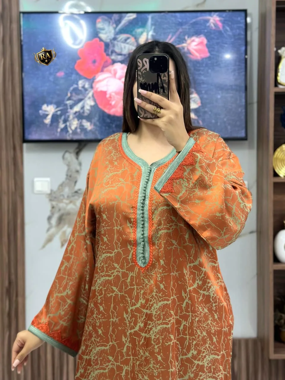 خلي حضورك يطبع فهاد رمضان مع أناقة القفطان المغربي الأصيل! 🌙✨