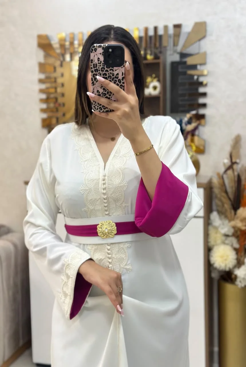 🟠 قفطان أنيق بفصالة مثالية كيعطيك طلة ملكية