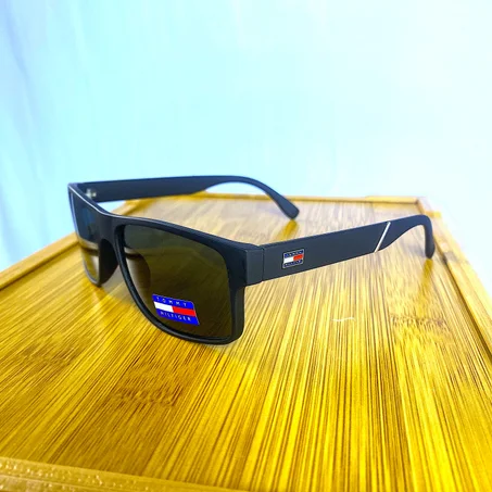 PACK DE LUNETTE TOMY ET PRADA