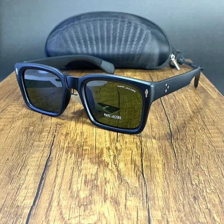 MARC JACOB. 9852