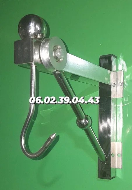 علاقة للأضحية من الإنوكس تحتوي على جرار