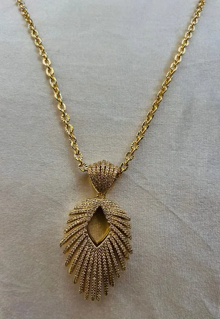 تألقي بجاذبية السوتوار الفرنسي ✨ لمحبات التميز والأناقة الدائمة