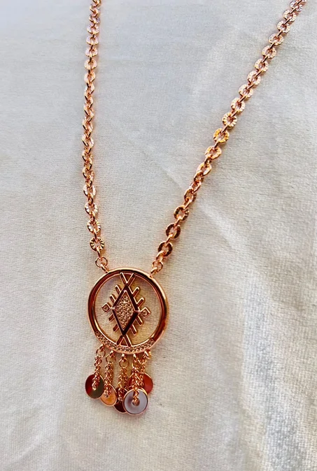 تألقي بجاذبية السوتوار الفرنسي ✨ لمحبات التميز والأناقة الدائمة