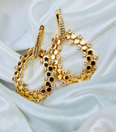 حلقات عصرية بثمن مناسب جودة عالية + تصميم أنيق كمية محدودة ⏳توصيل لجميع المدن